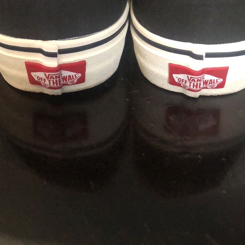 Vans - Picture 5 of 8